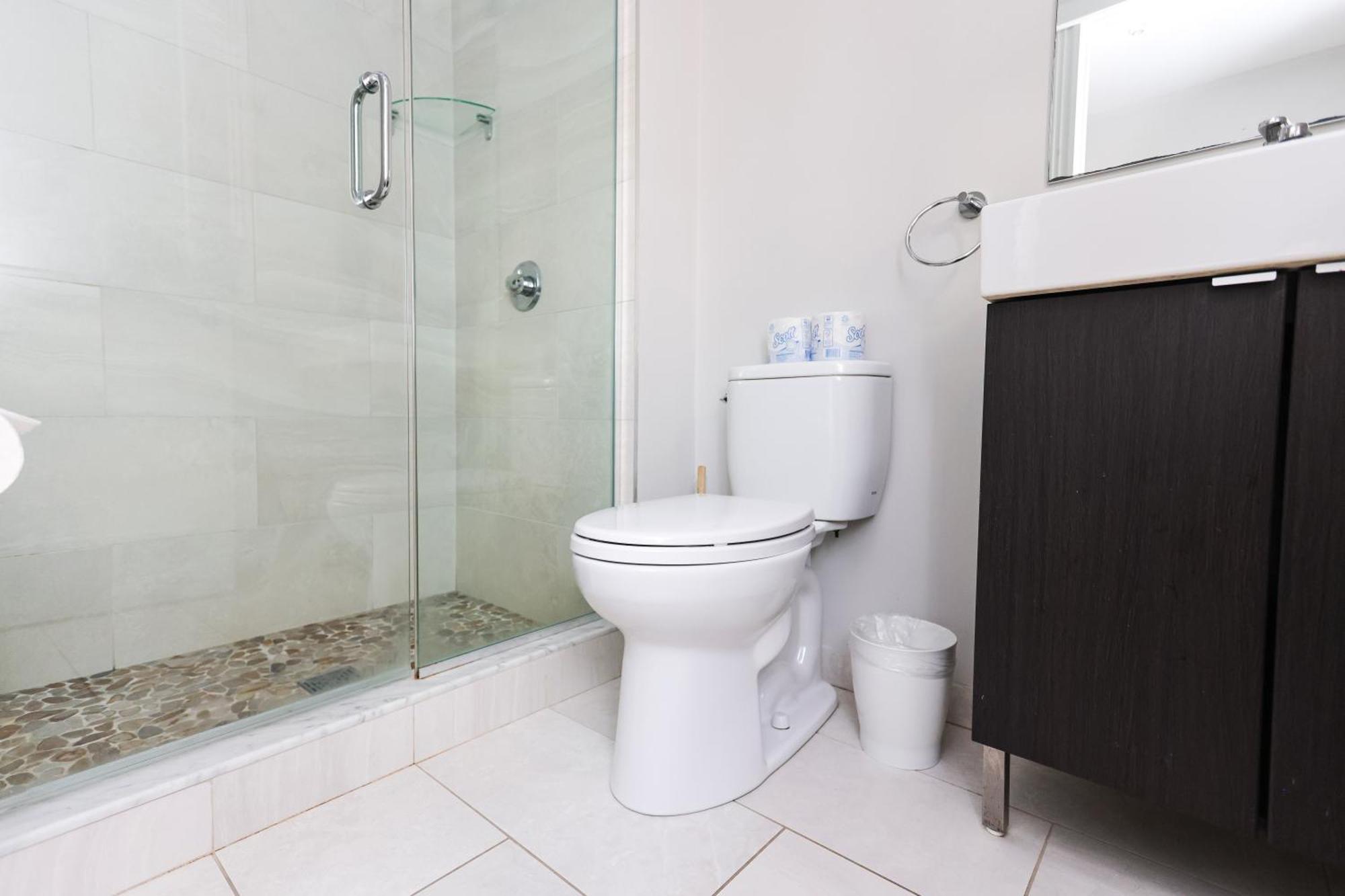 A Stylish Stay W/ A Queen Bed, Heated Floors.. #26 بروكلاين المظهر الخارجي الصورة